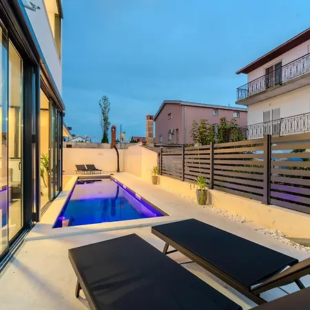 Apartament Aurea *