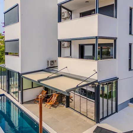 Aurea Apartament *