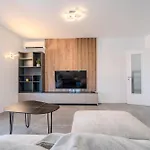 Aurea Apartment