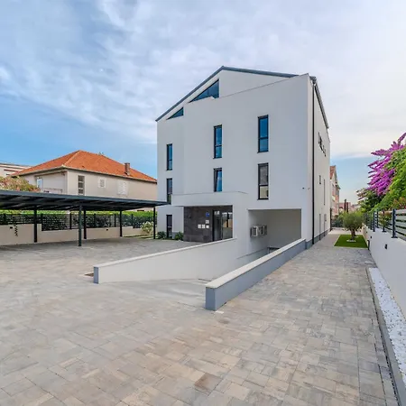 Aurea Apartman *