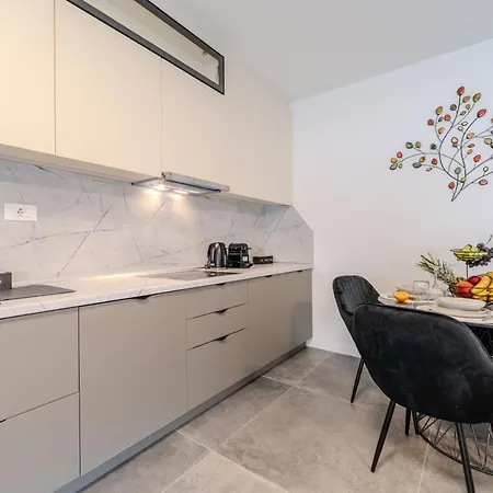 Aurea Apartament *