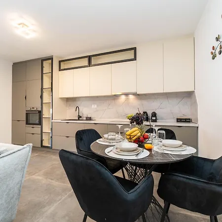 Apartament Aurea *